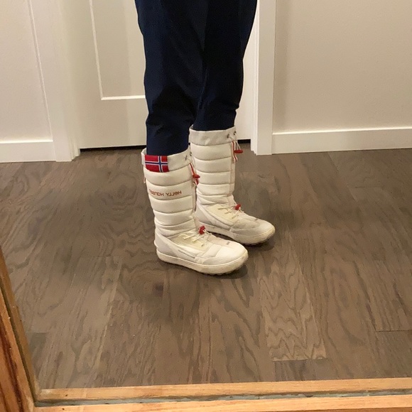 COPY - Helly Hansen White Snowboot - Picture 13 of 15